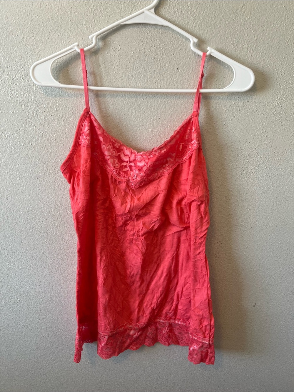 Maurices Y2K Lace Trim Crinkle Cami V-Neck 2000s Preppy Vintage Grunge Camisole